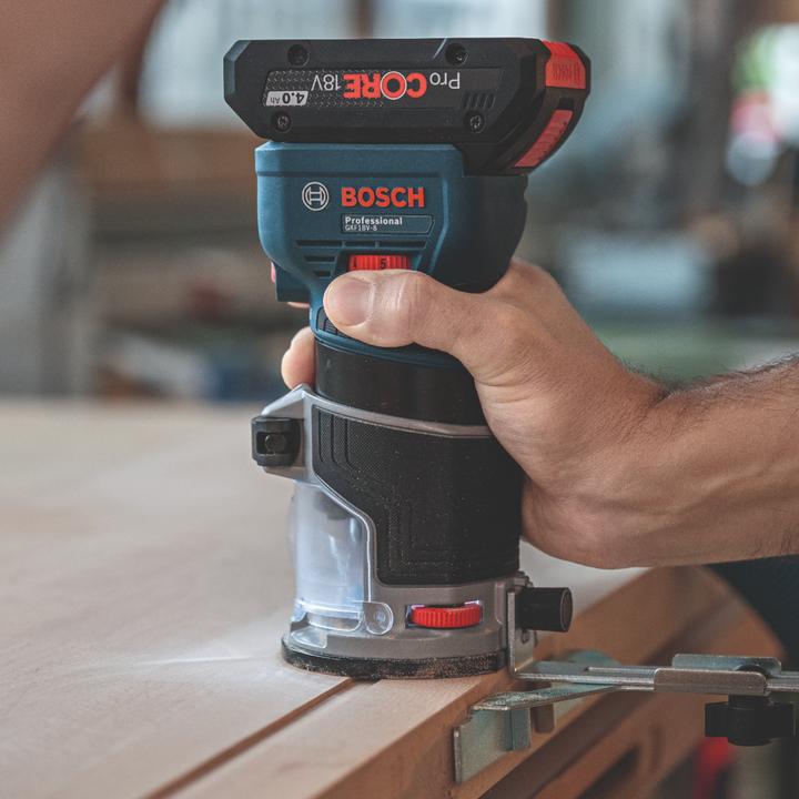 Produktbild Bosch Professional Bosch GKF 18V-8 Professional Akku Kantenfräse 18 V 8,0 mm Brushless + 2x ProCORE Akku 4,0 Ah +