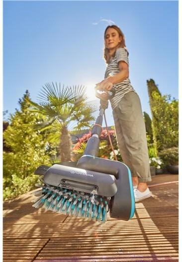 Actual product image Gardena Cordless multi-cleaner Aqua Brush Patio 03/18V P4A (Rechargeable battery operated)