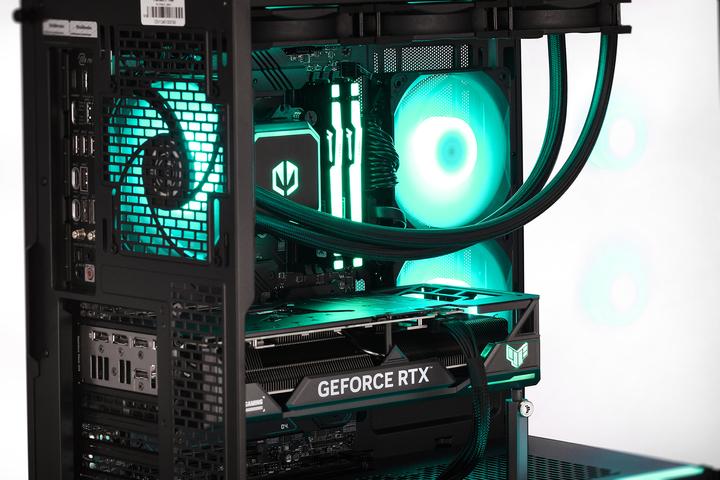 Produktbild Actina 5901443406235 PC AMD Ryzen™ 7 9800X3D 32 GB DDR5-SDRAM 1 TB SSD NVIDIA GeForce RTX 4070 Ti Su (AMD Ryzen 7 9800X3D, 32 GB, 1000 GB, GeForce RTX 4070 Ti Super)