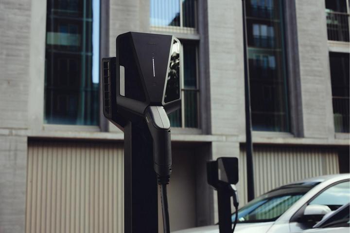 Actual product image Easee Ladestation Charge Max Schwarz, Schnittstellen: WLAN (Type 2, 22 kW, 32 A)