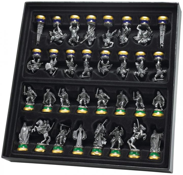 Actual product image Noble Collection Lord of the Rings Chess Set