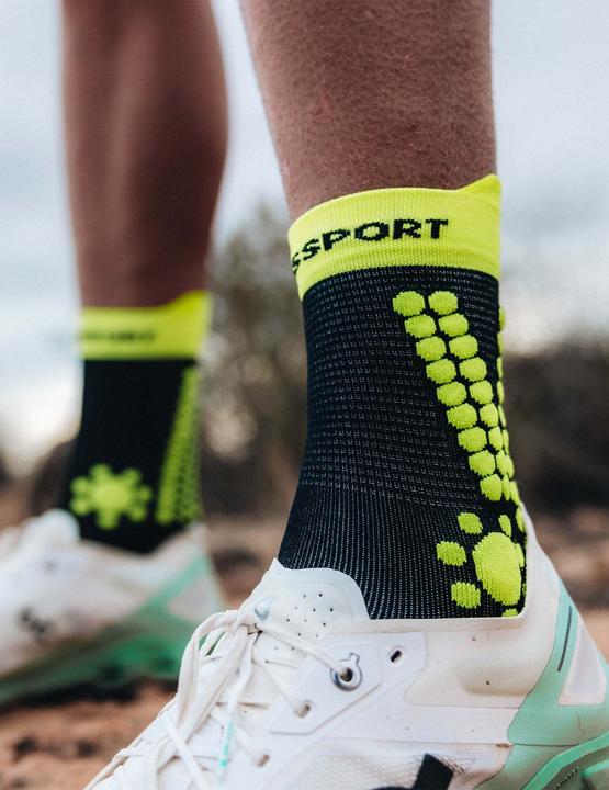 Actual product image Compressport Pro Racing Socks v4.0 Trail (35 - 38)