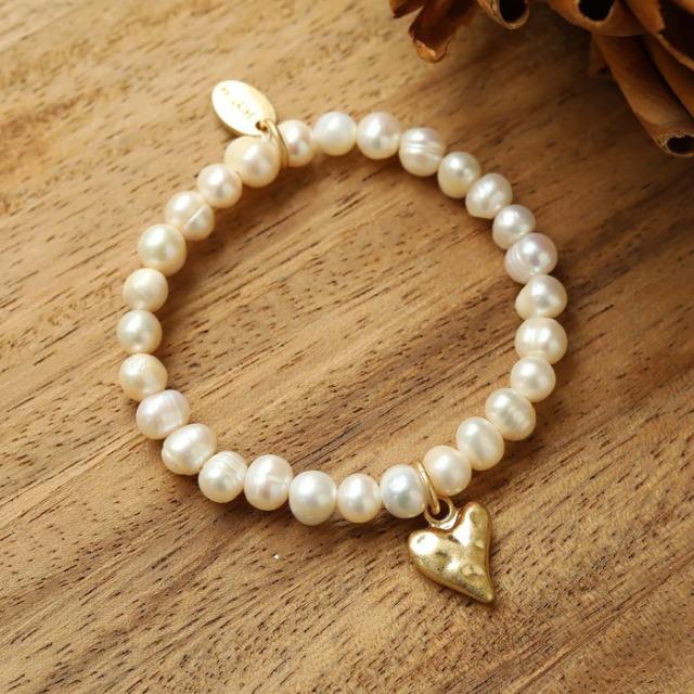 Produktbild Andreani Armband aus echten Süsswasserperlen mit Herzanhänger von (18 cm)