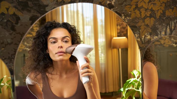 Actual product image Philips Lumea IPL Series 9000