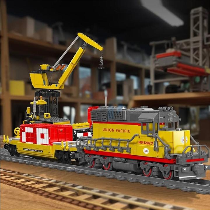 Actual product image Mould King SD40-2 diesel locomotive