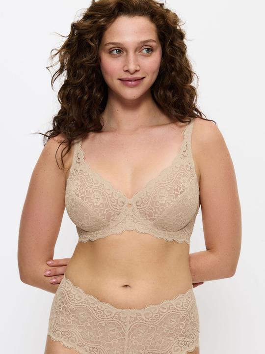 Actual product image Triumph Amourette W underwired bra (100 E, Single pack)