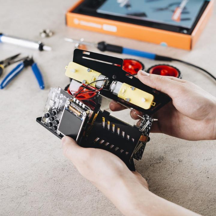 Actual product image CircuitMess Wheelson - Electronics kit