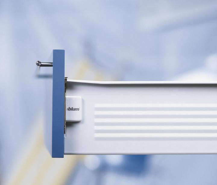 Actual product image Blum METABOX K frame 320 screw version, partial extension, NL 400, cream white