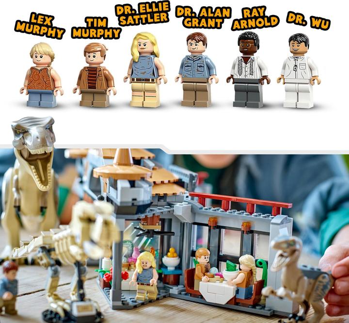 Actual product image LEGO Attack of the T. rex and the raptor on the visitor centre (76961, LEGO Jurassic World)