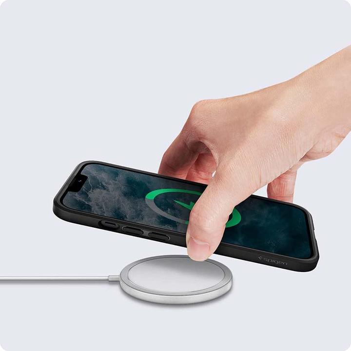 Immagine prodotto Spigen Ultra Hybrid (Apple iPhone 13)