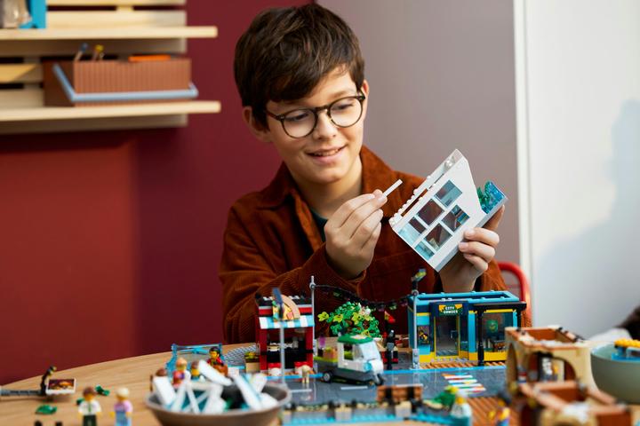 Produktbild LEGO Stadtzentrum (60380, LEGO City)