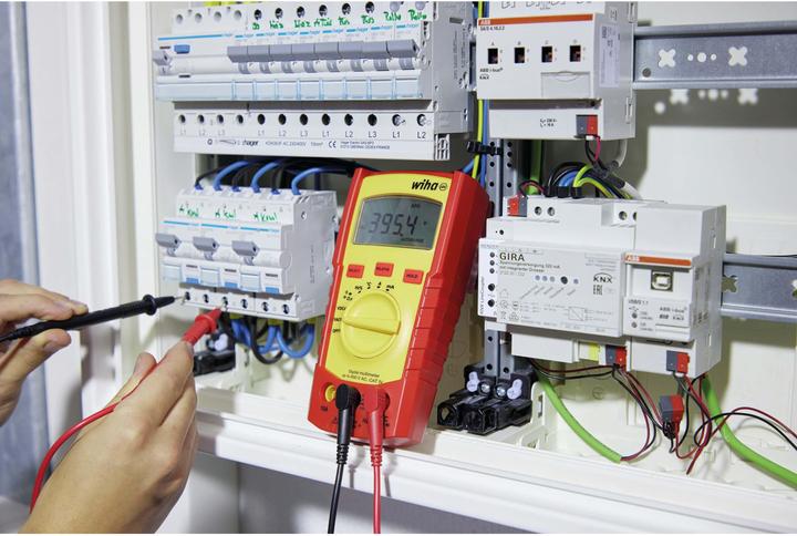 Produktbild Wiha Digitales Multimeter (CAT IV 300V, CAT III 600V)
