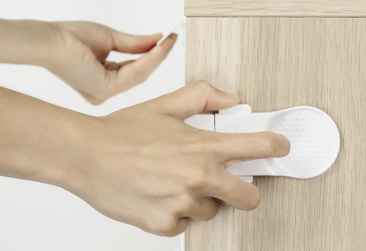 Actual product image Reer Drawer safety device