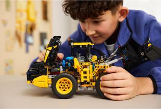 Productafbeelding LEGO Volvo L120 elektrische wiellader (42209, LEGO Technic)