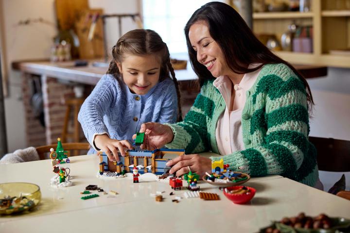 Image du produit LEGO Bureau de poste du Père Noël (10339, LEGO Icons, LEGO difficiles à trouver)