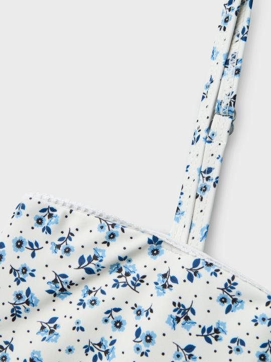Produktbild Name it Slim Fit Jeans sind oben körperbetont und haben eine schmale Beinform Badeanzug (134, 140)