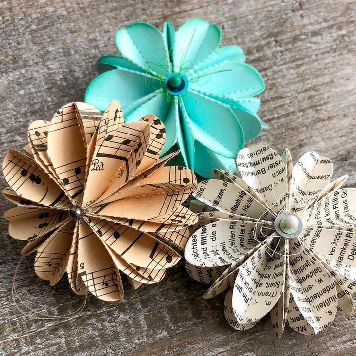 Actual product image FarbTon Punching stencil folding flowers "S"