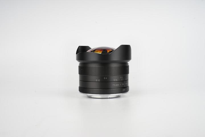 Image du produit 7artisans 7.5 mm f/2.8 Mark II, Canon E (Micro Four Thirds, Micro Four Thirds)