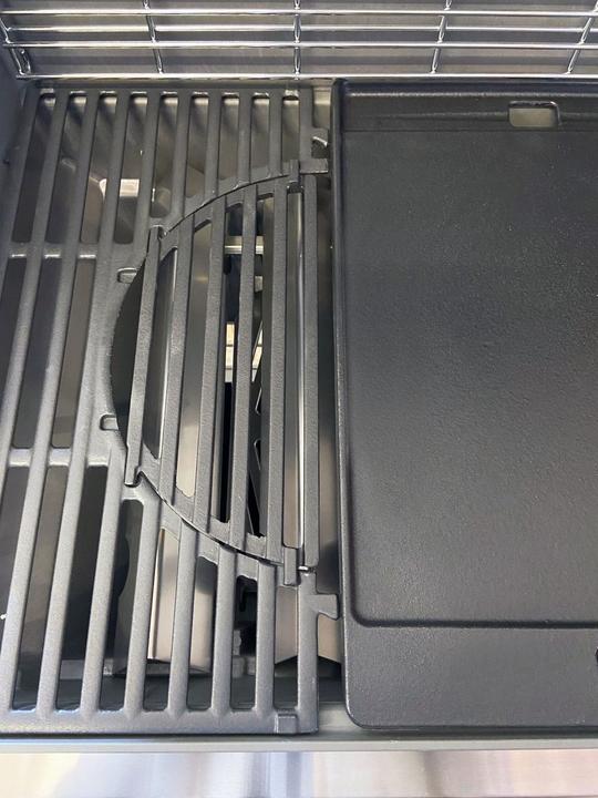 Actual product image Grillfürst Cast iron half grate / insert for Weber GBS barbecue grate system