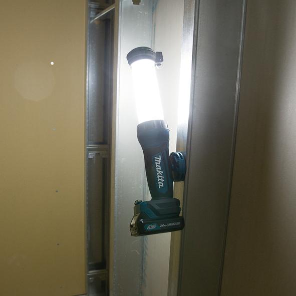 Produktbild Makita DEAML104 Wiederaufladbarer Strahler 12V MAX Li-Ion, USB (710 lm)