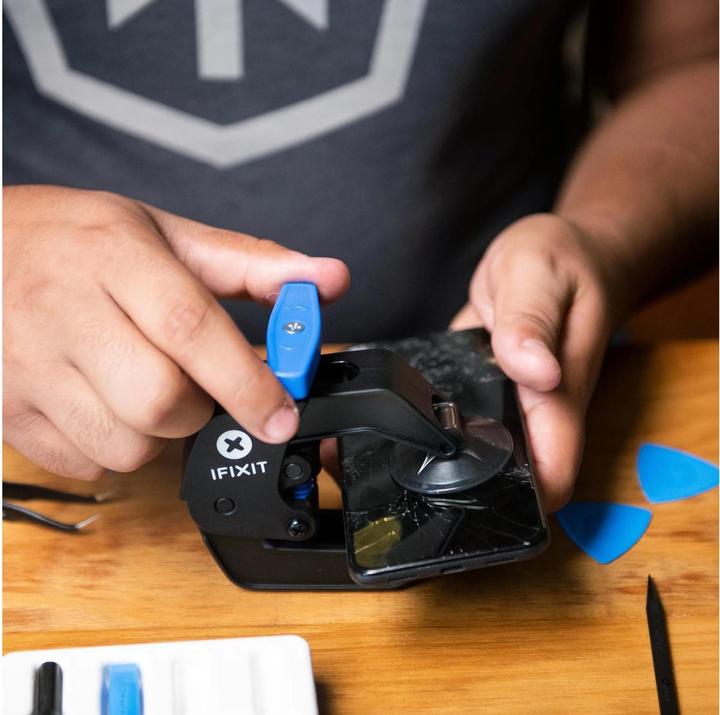 Actual product image iFixit Anti-Clamp
