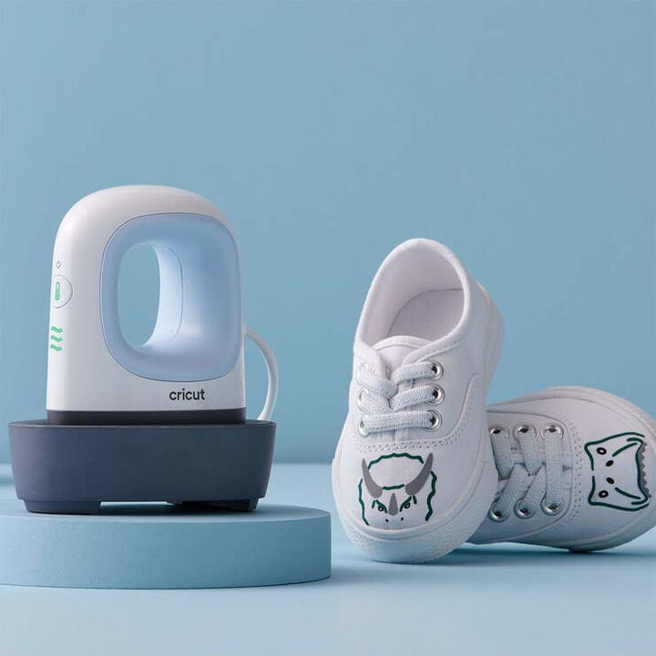 Actual product image Cricut EasyPress Mini heat press (blue)