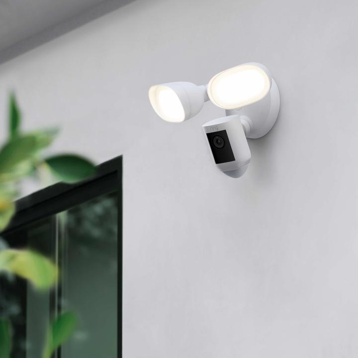 Immagine prodotto Ring Floodlight Cam Wired Pro (1920 x 1080 Pixels)