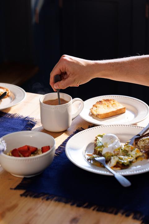 Immagine prodotto Mikasa Set da pranzo in gres Cranborne 12 pezzi, crema (12 Pezzo/i)