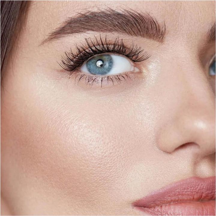 Actual product image KISS Falscara Natural Wispsy Wisps