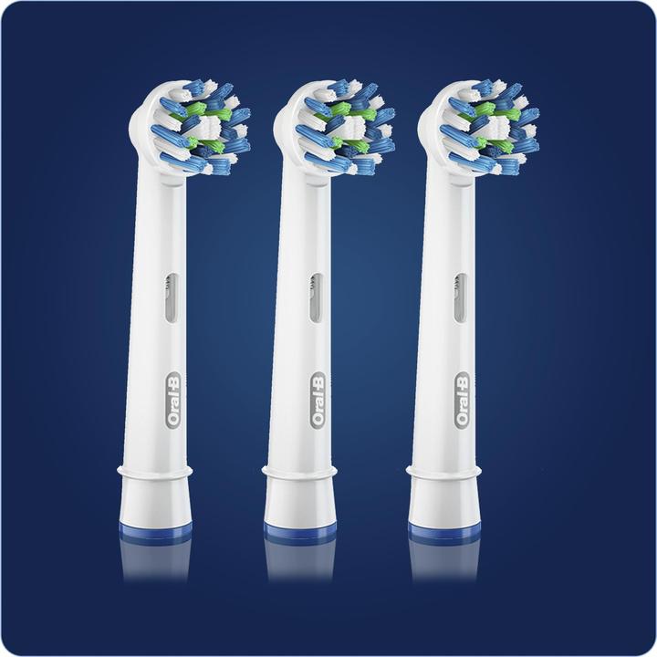 Actual product image Oral-B CrossAction (3 x)