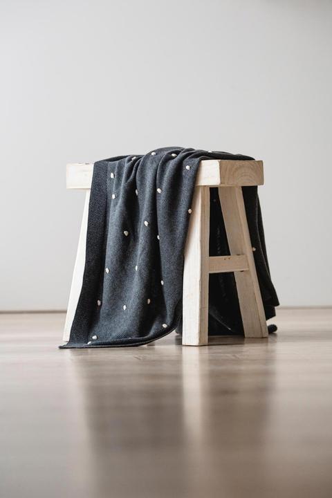 Produktbild Kaiser Babydecke Knots dark grey/knot natural 80 x 100 cm (80 x 100 cm)
