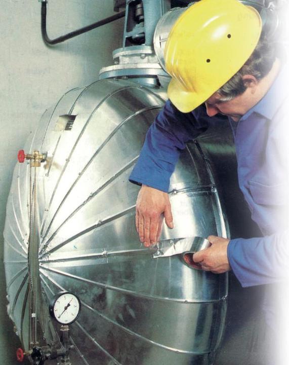 Produktbild tesa Aluminiumband, selbstklebend, für Reparaturen von metallischen Oberflächen (50 mm)