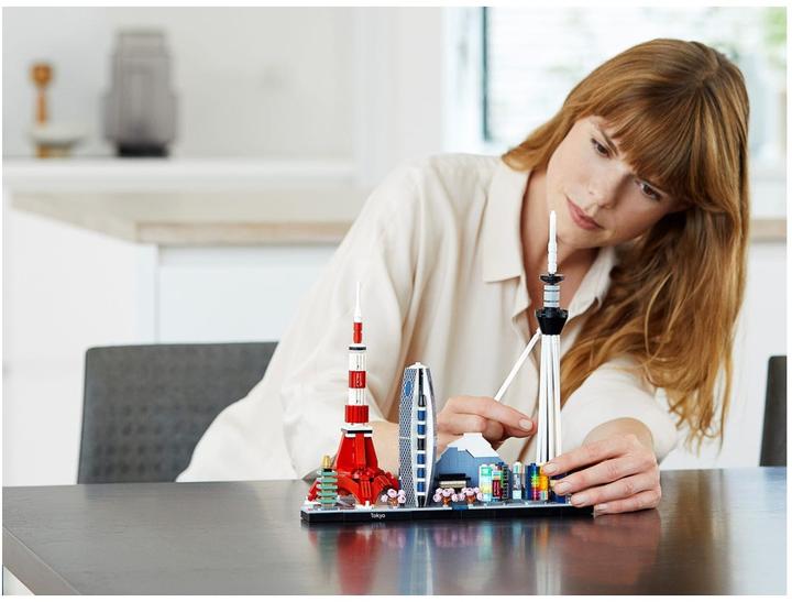 Actual product image LEGO Tokyo (21051, LEGO Architecture)
