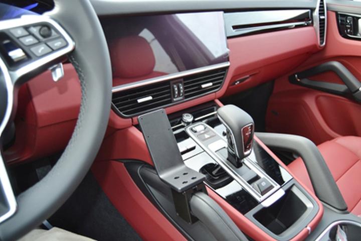 Actual product image Brodit ProClip Porsche Cayenne Bj. 19 855457