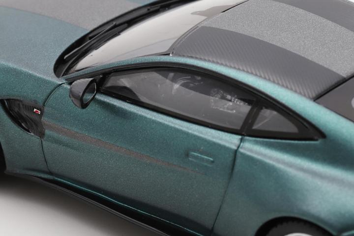 Produktbild Schuco Aston Martin Vantage F1 grün 1:43