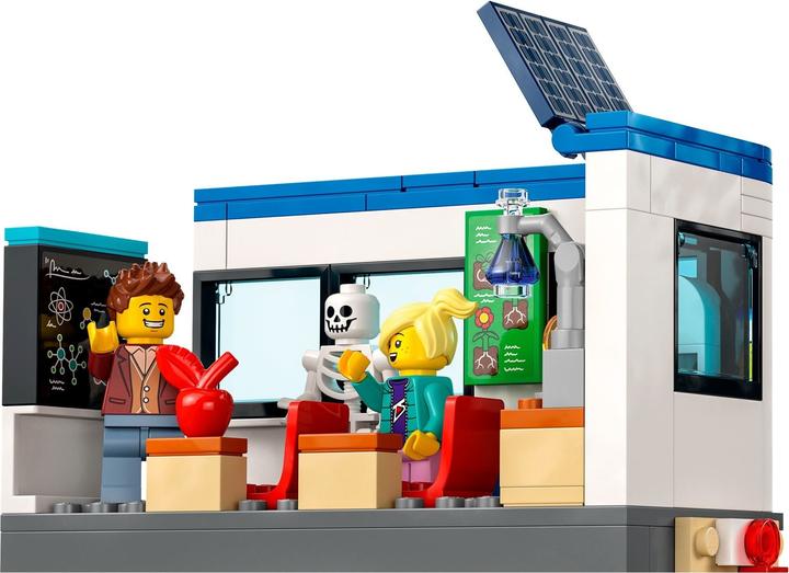 Actual product image LEGO School with school bus (60329, LEGO City)