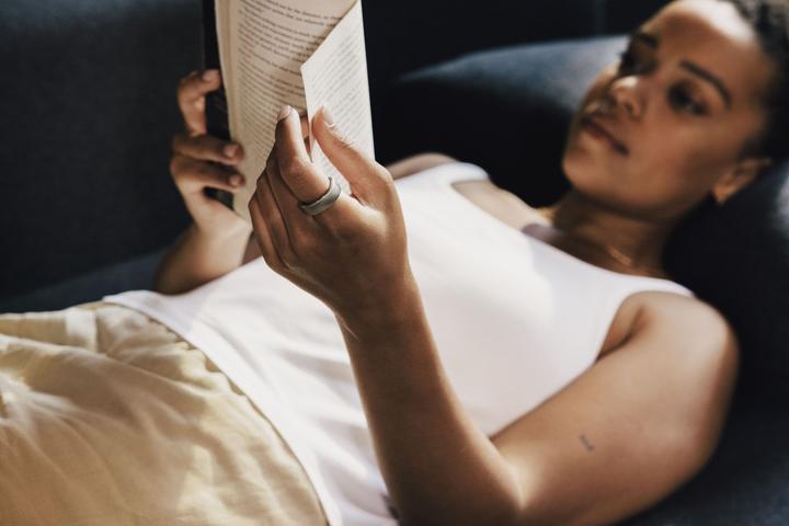 Image du produit Oura Ring Gen3 Horizon (8, Titane brossé)