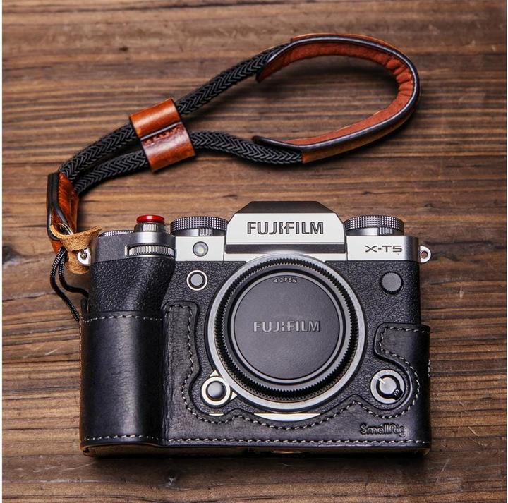 Actual product image SmallRig 3927 Half Case / Hand Strap Kit for FUJIFILM X-T5 (Novelty)