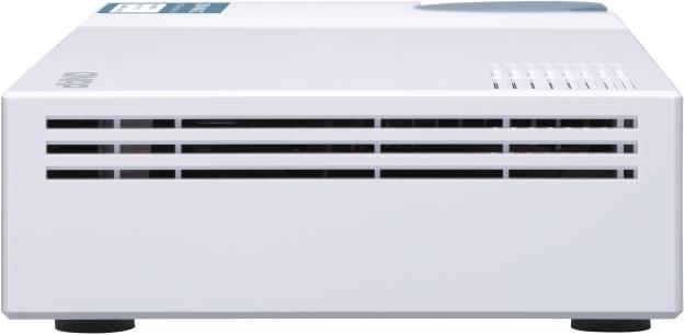 Actual product image QNAP QSW-M408-2C (12 Ports)