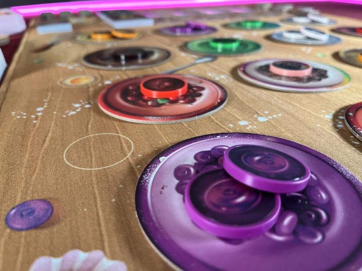 Actual product image Skellig Games Sweet Mess (German)