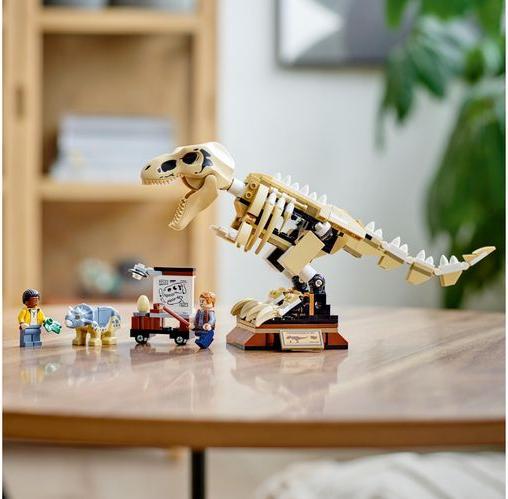 Produktbild LEGO T. Rex-Skelett in der Fossilienausstellung (76940, LEGO Jurassic World)