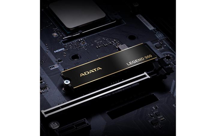 Actual product image Adata Legend 960 (2000 GB, M.2 2280)