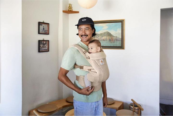 Actual product image Ergobaby Omni Dream