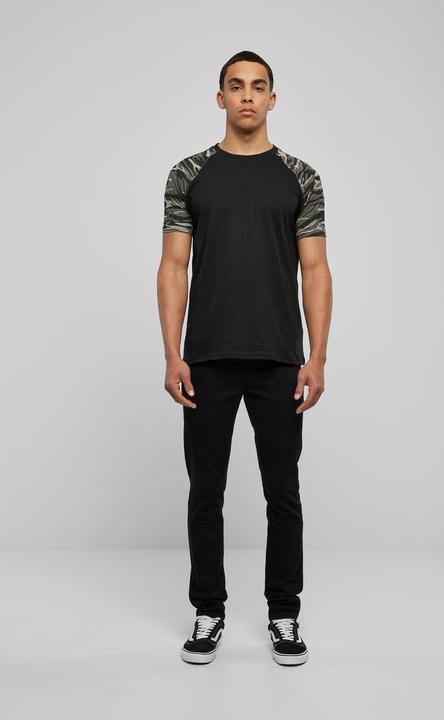 Actual product image Urban Classics Raglan Contrast Tee (4XL)