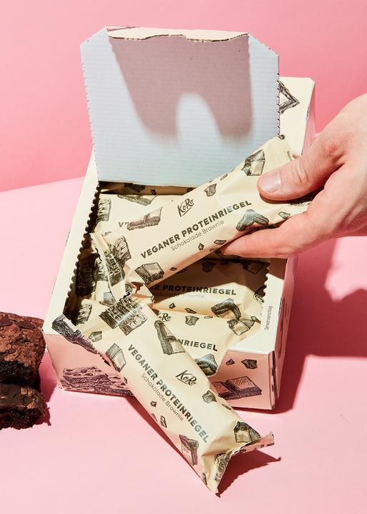 Image du produit KoRo Barre protéinée végétalienne au goût de brownie, enrobée de chocolat. Avec édulcorants. (1 pcs, 825 g)