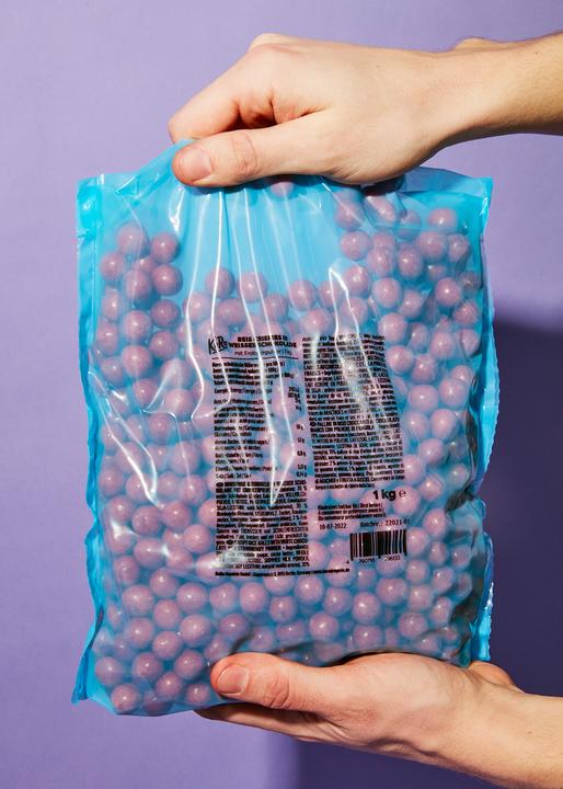 Produktbild KoRo Reis-Crispies in weisser Schokolade mit Erdbeerpulver (1000 g)