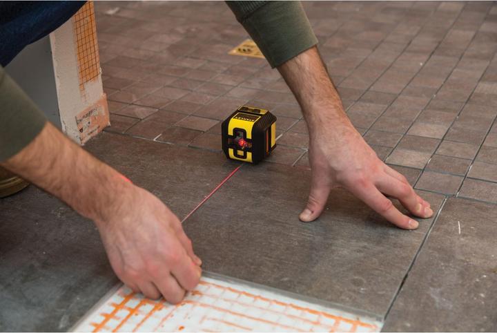 Actual product image Black & Decker Compact cross and line laser