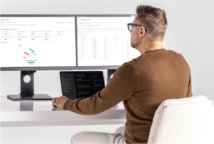 Actual product image Microsoft Surface Laptop 7th Edition (Intel) for business - Copilot+ PC (15", Intel Core Ultra 5 238V, 32 GB, 256 GB, DE)