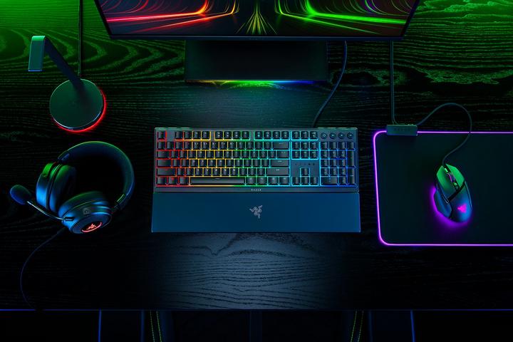 Actual product image Razer Ornata V3 (DE, Cable)