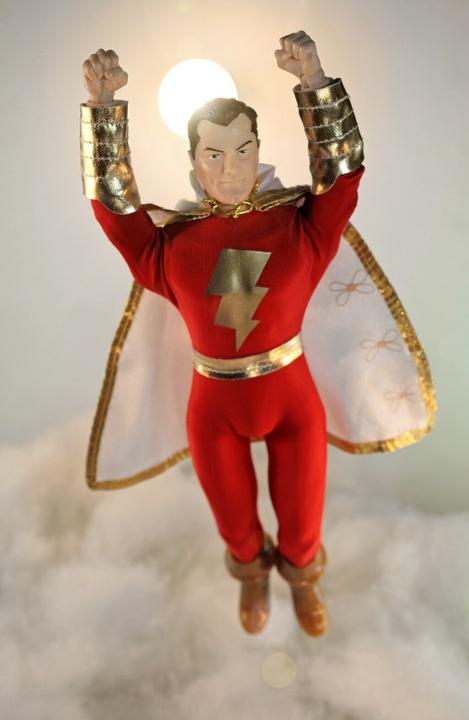 Image du produit Mego DC Comics : Shazam 14 inch Action Figure